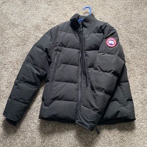 Mens Canada Goose Puffer Jacket - GREAT condition (Size L) Shoot me an offer!